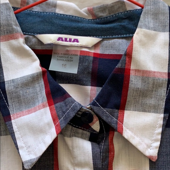 Ladies Shirt red white blue. - Picture 3 of 4